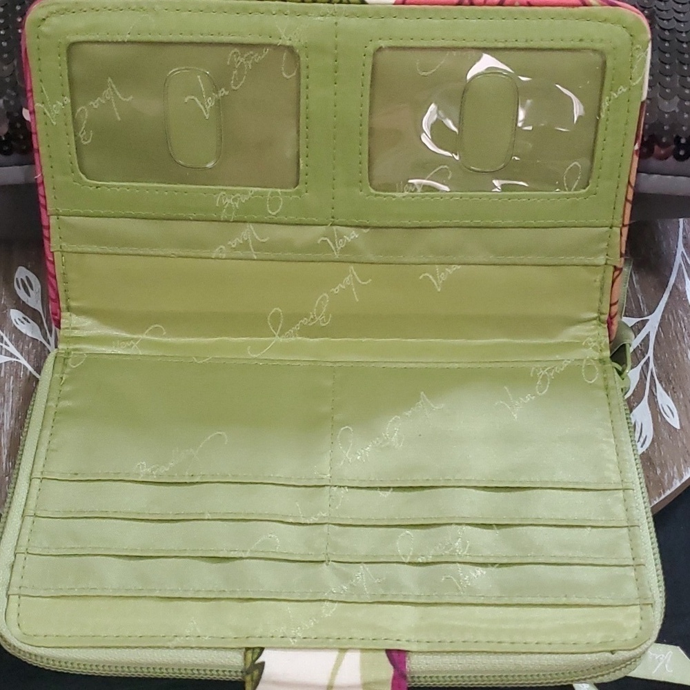 Vera Bradley Carry It All Clutch Organizer - Picture 3 of 7